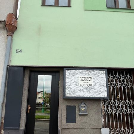 Apartman V Rodinnem Dome Jaroměř Eksteriør billede