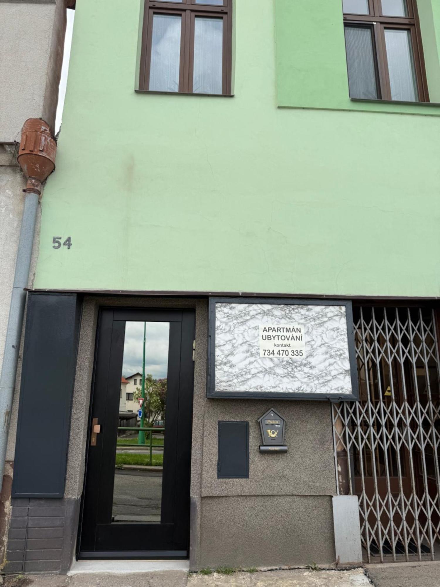 Apartman V Rodinnem Dome Jaroměř Eksteriør billede